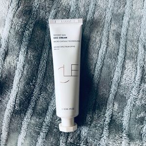 CLE CCC cream Med/light